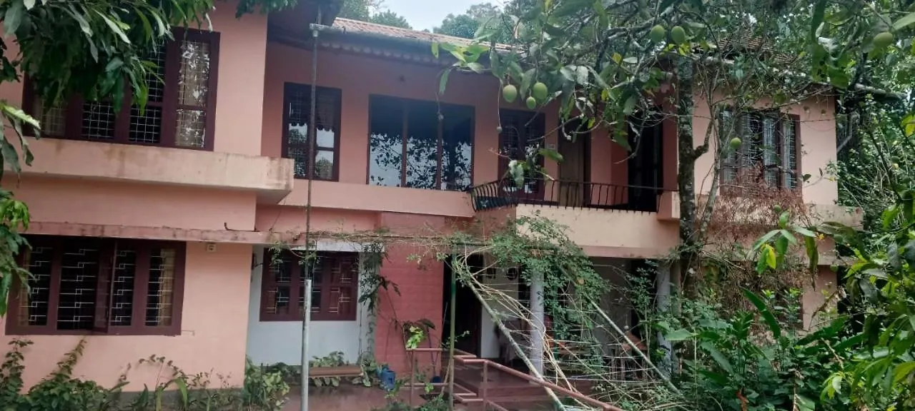 Daire East West Farm Homestay Munnar